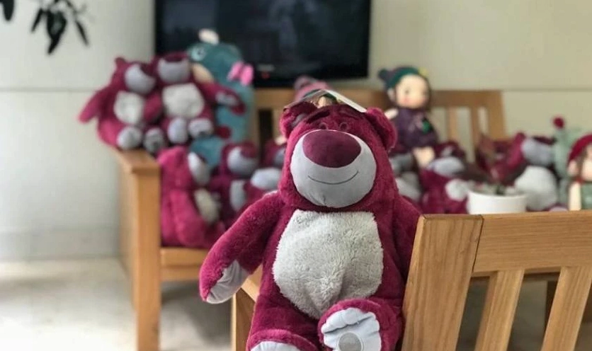 Ảnh gấu dâu Lotso cute ngoài đời thực được chụp cận cảnh.