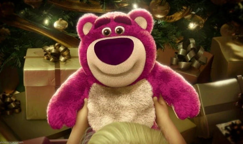 Ảnh gấu Lotso trong phim hoạt hình cho máy tính với gương mặt đăm chiêu.