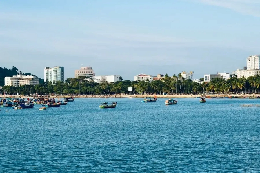Bãi Trước Vũng Tàu với cảnh quan thơ mộng và lãng mạn