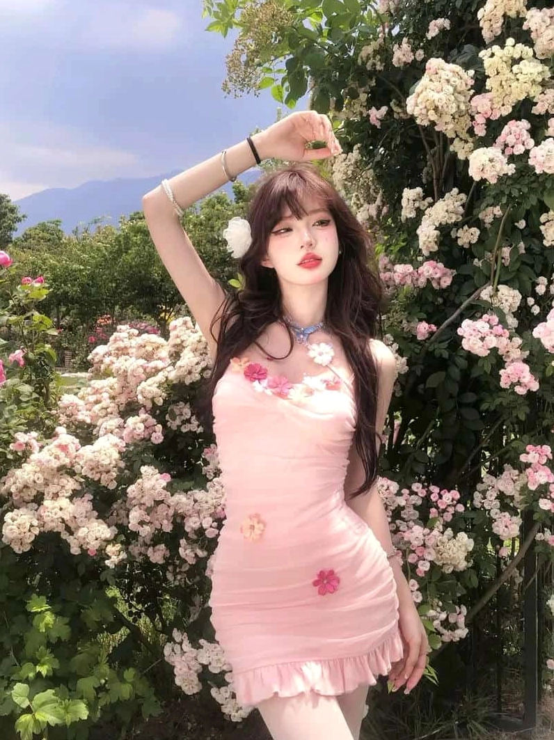 Bộ sưu tập hình gái xinh mặc đồ màu hồng nổi bật và cá tính.