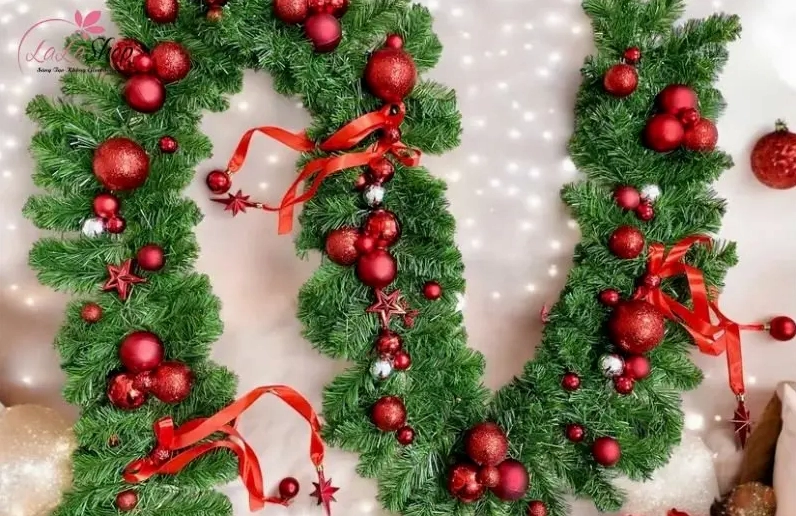 Các loại dây trang trí Noel tạo điểm nhấn cho không gian