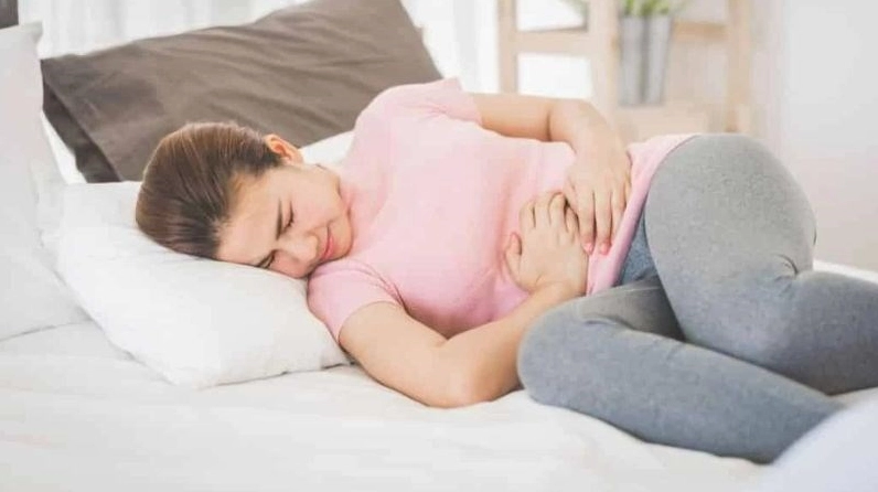 Lá lốt giúp giảm đau bụng do lạnh